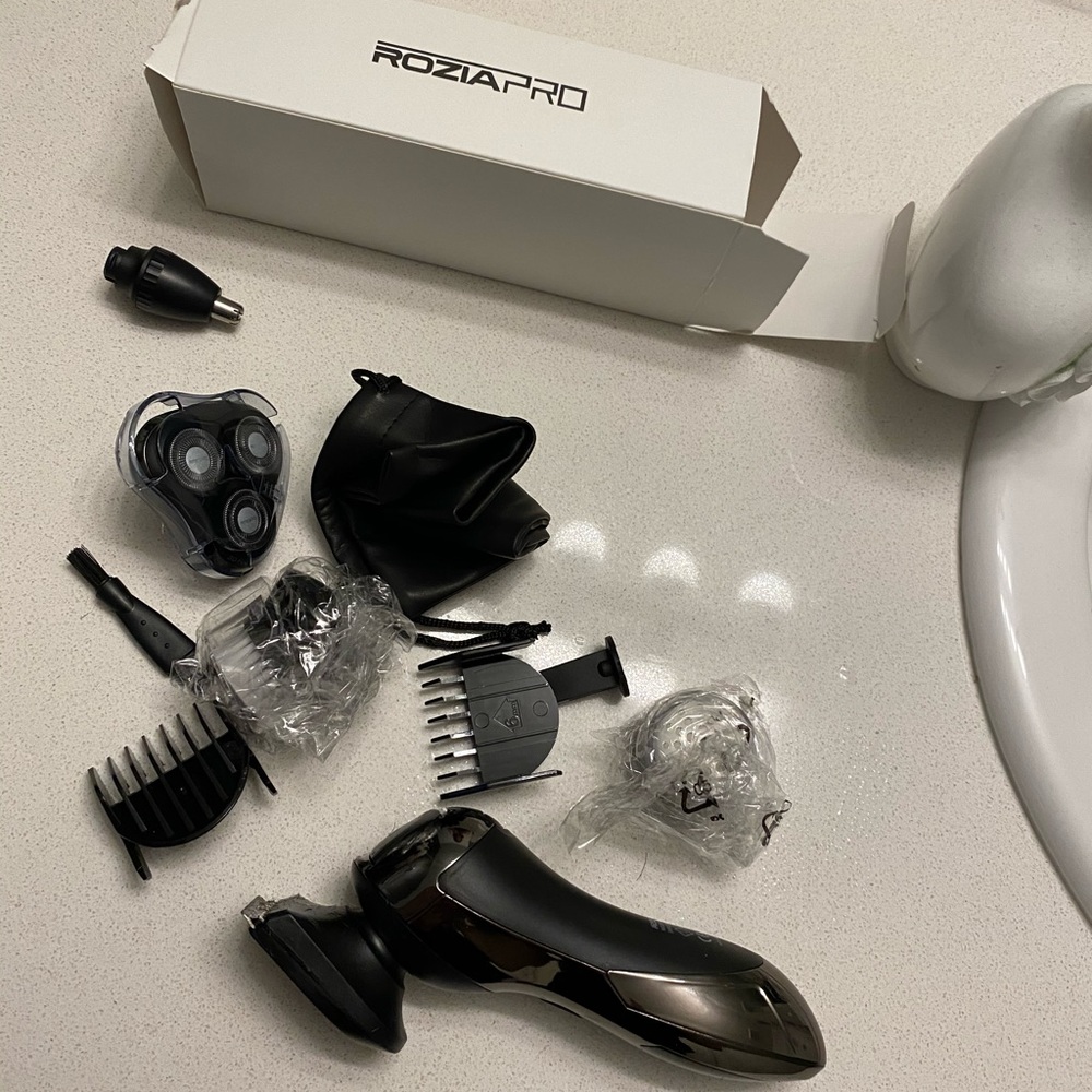 Men's face shaver and face cleaner